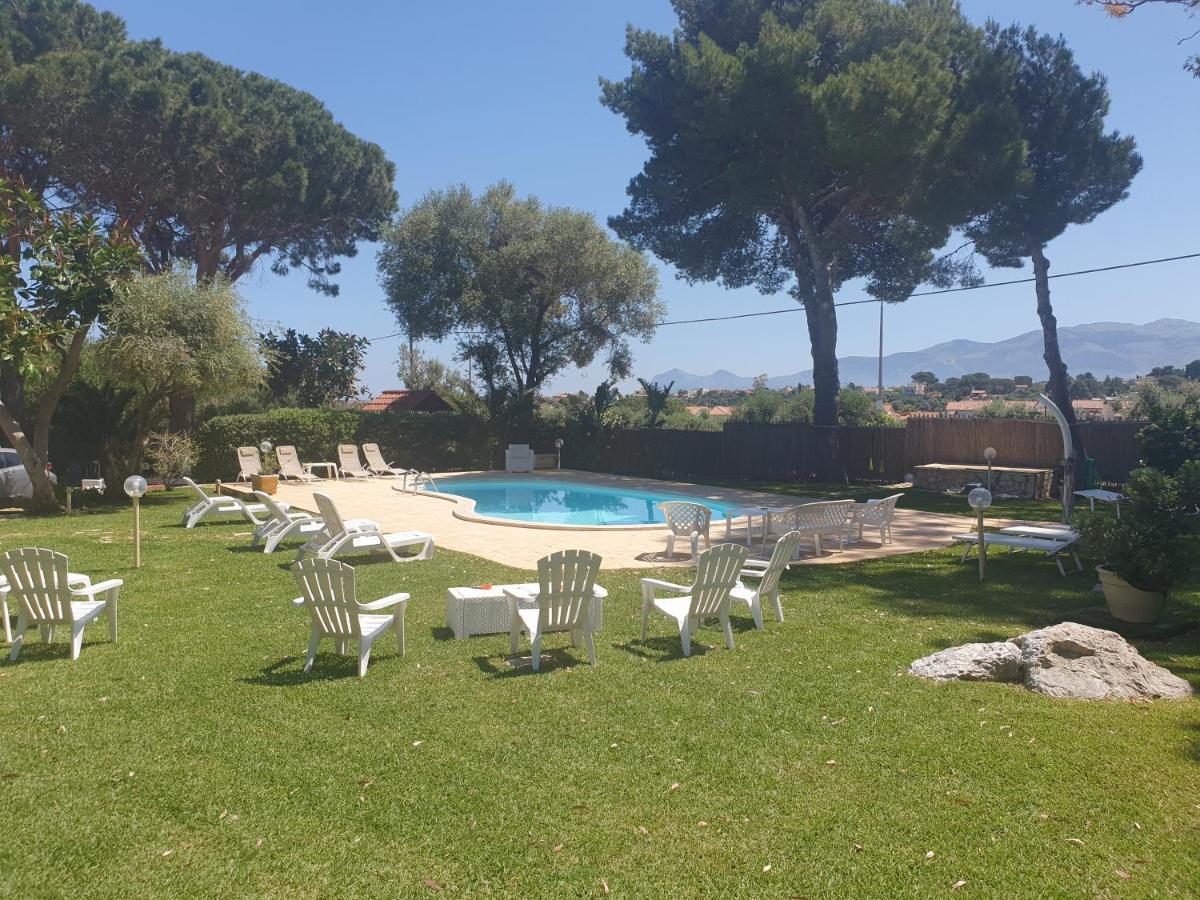 Villa Mariella Carini Bagian luar foto